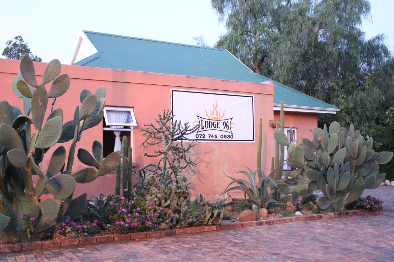 Lodge 96 Oudtshoorn Kültér fotó